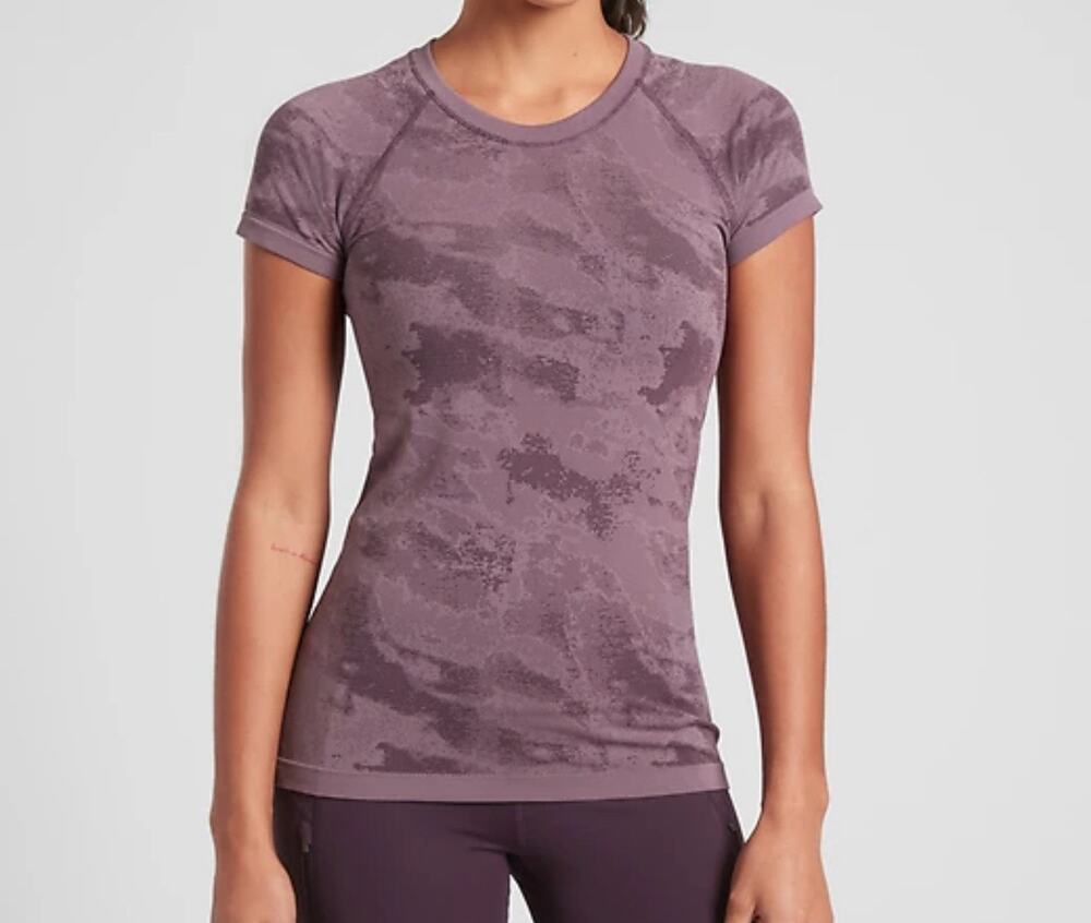 NWOT Athleta Stretch Momento T-Shirt Purple Camo Size Large